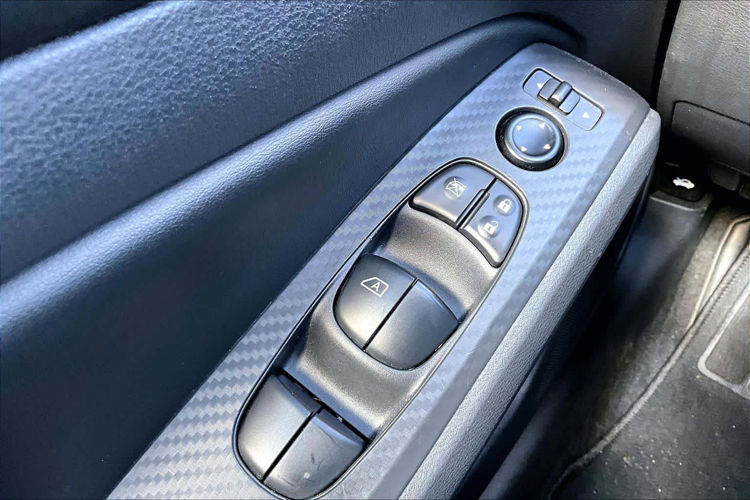 Used 2025 Nissan Altima 2.5 SV FWD image 36
