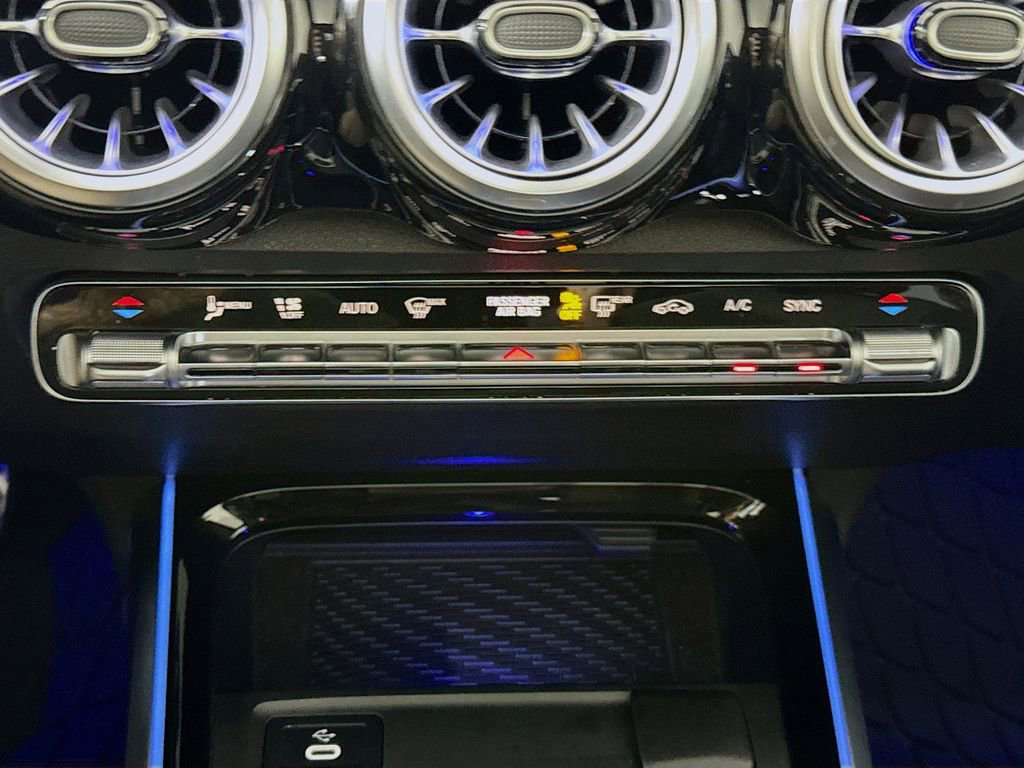 Used 2024 Mercedes-Benz GLB 35 AMG 4MATIC image 16