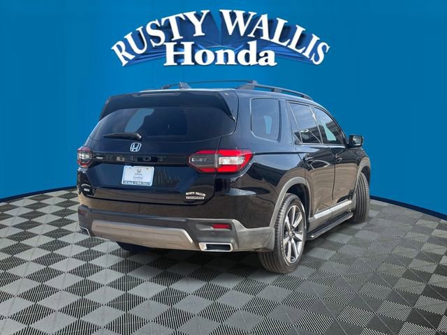 Certified 2024 Honda Pilot Touring image 2