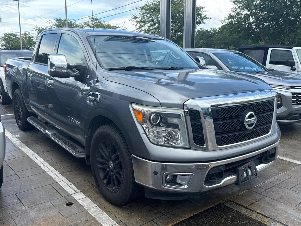 Used 2017 Nissan Titan SL w/ SL Towing Convenience Package RWD image 4