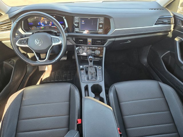 Used 2024 Volkswagen Jetta SE FWD image 9