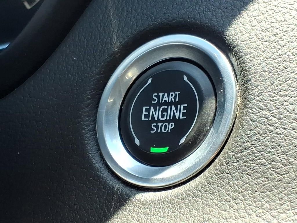 Certified 2023 Cadillac XT4 Premium Luxury image 24