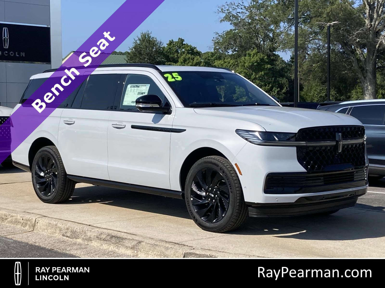 New 2025 Lincoln Navigator L Reserve w/ Jet Appearance Package