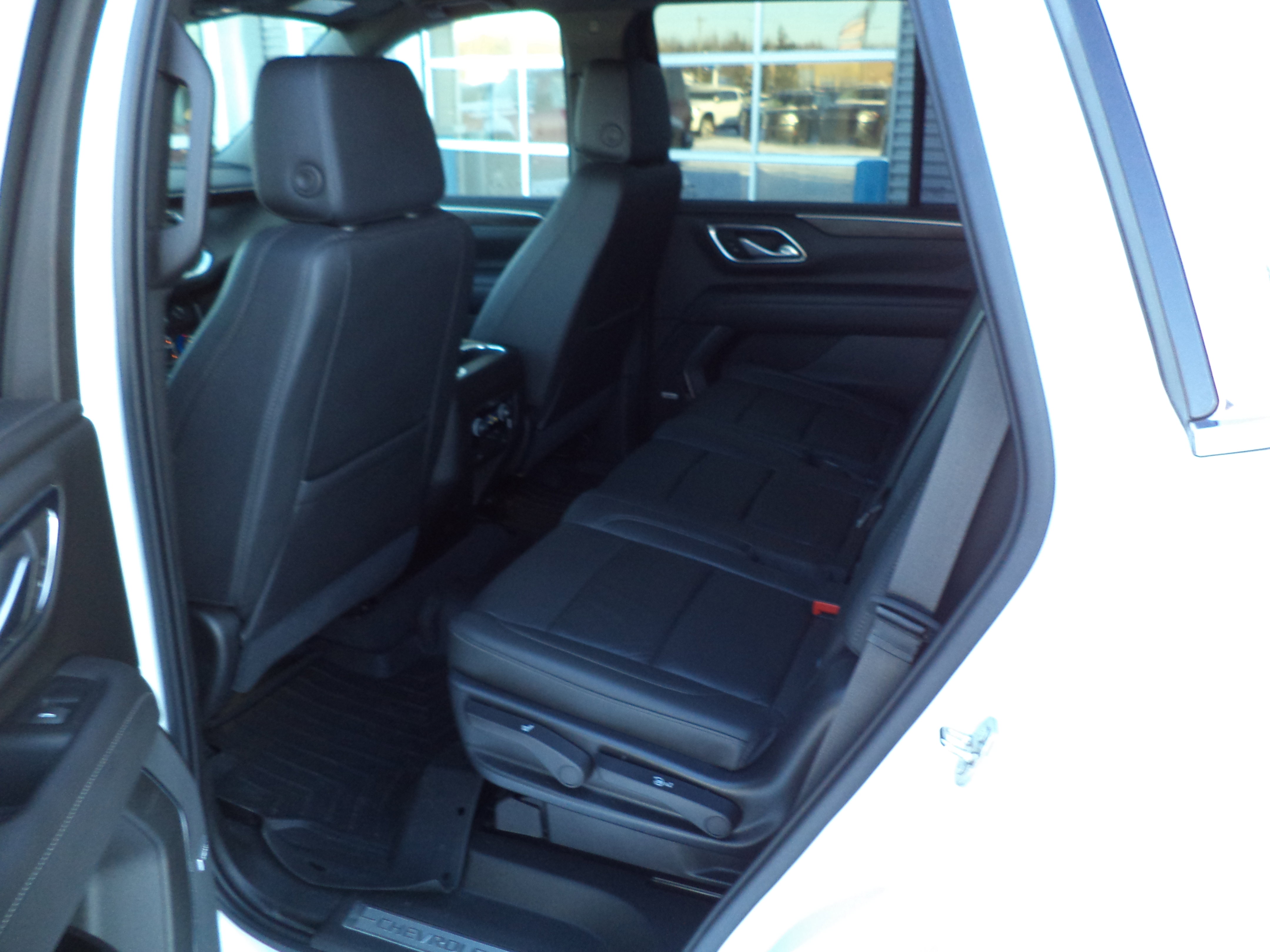 Used 2021 Chevrolet Tahoe LT image 3