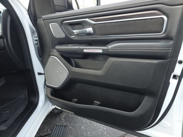 Used 2025 RAM 1500 Laramie AWD/4WD image 37