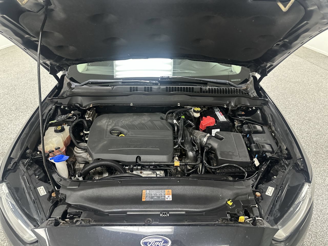 Used 2016 Ford Fusion SE w/ Equipment Group 202A FWD image 17