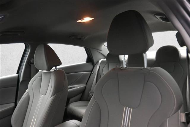 Used 2024 Hyundai Elantra SEL FWD image 9