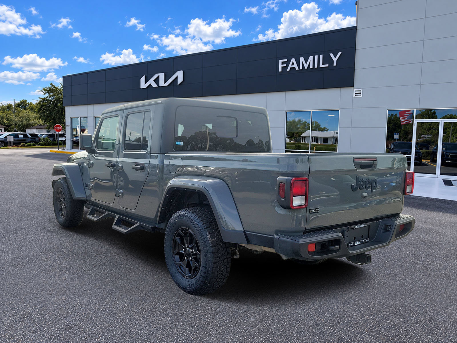 Used 2022 Jeep Gladiator Sport AWD/4WD image 4