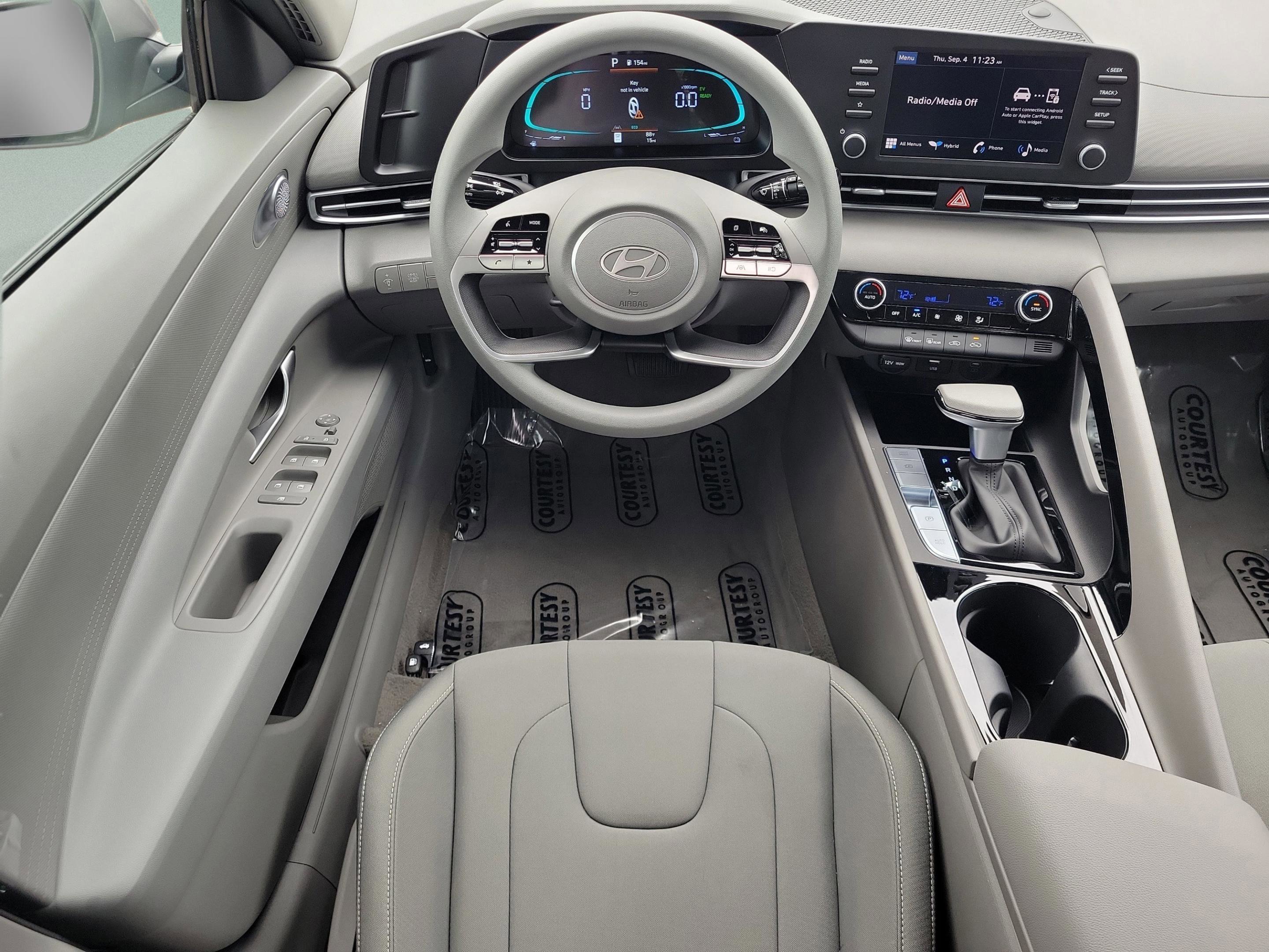 New 2025 Hyundai Elantra Blue image 14