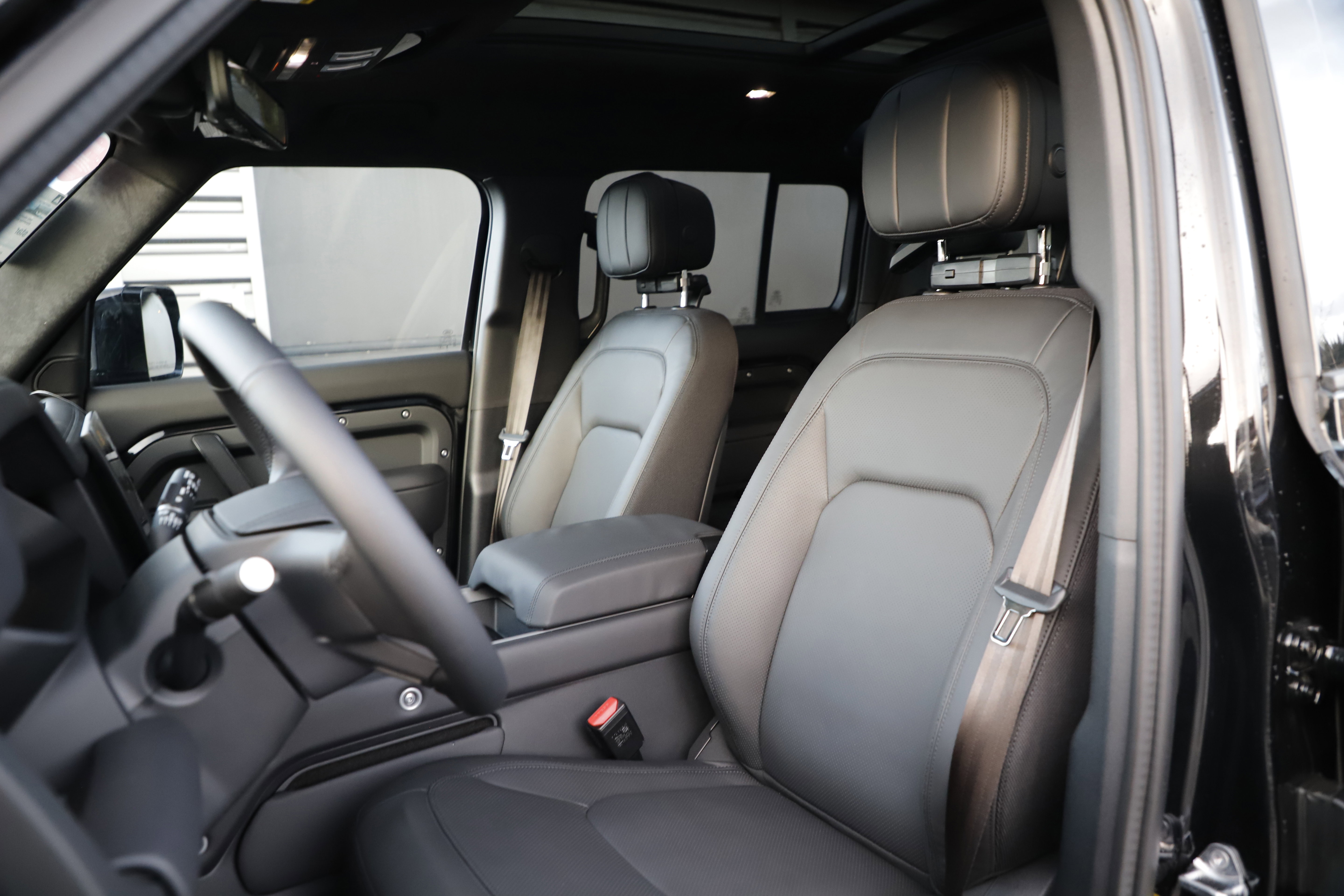 New 2025 Land Rover Defender 110 X AWD/4WD image 14