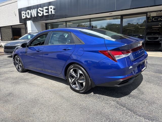 Used 2023 Hyundai Elantra SEL w/ Convenience Package FWD image 3