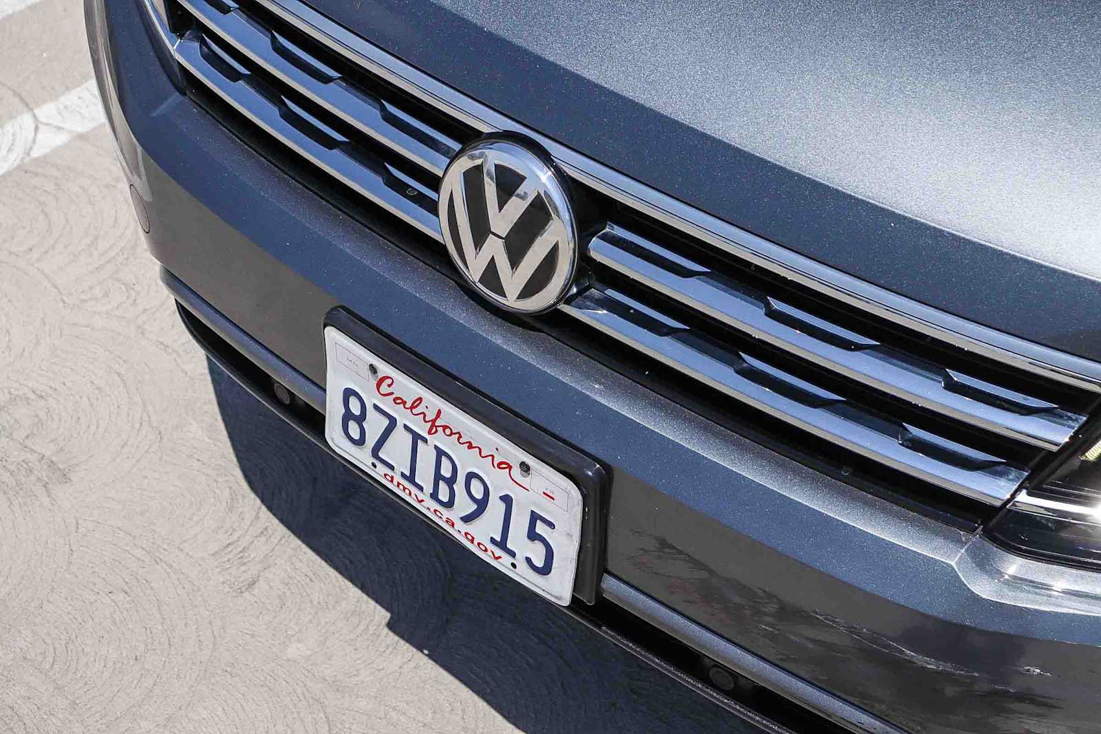 Used 2018 Volkswagen Tiguan SEL Premium FWD image 8