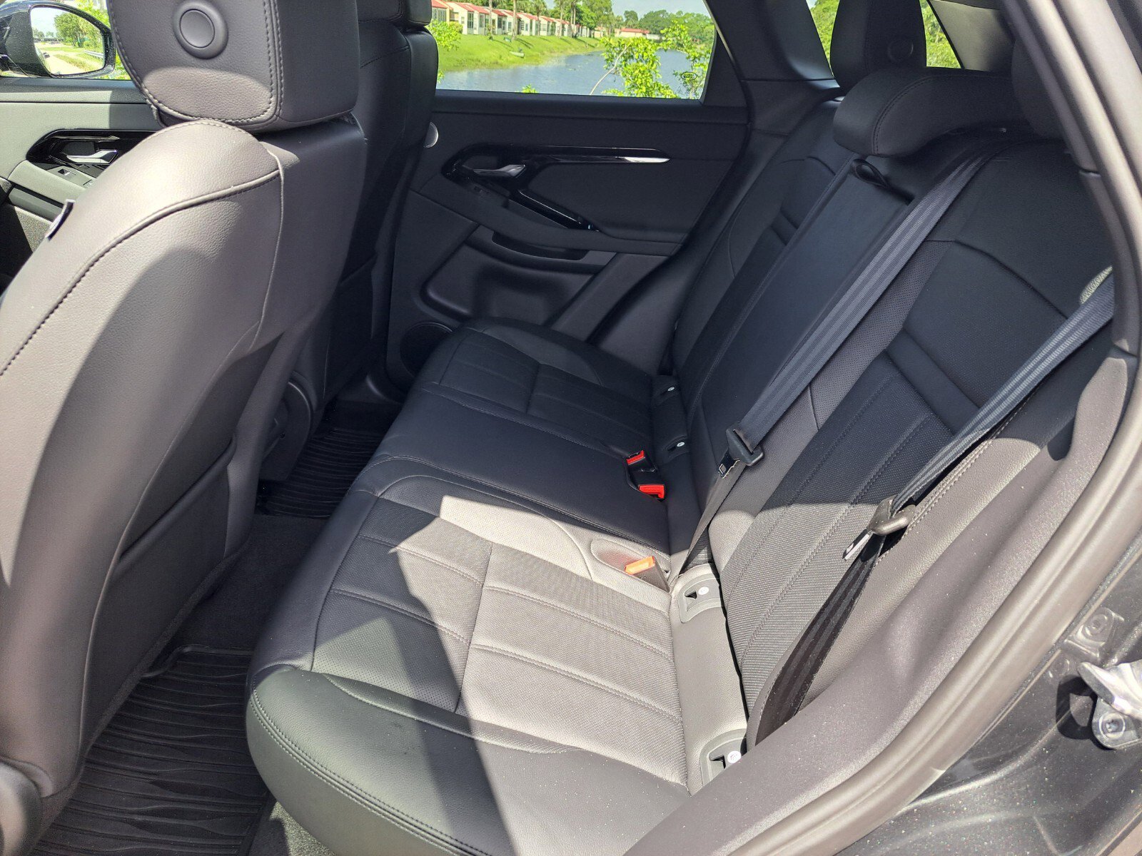 Certified 2024 Land Rover Range Rover Evoque Dynamic SE image 21