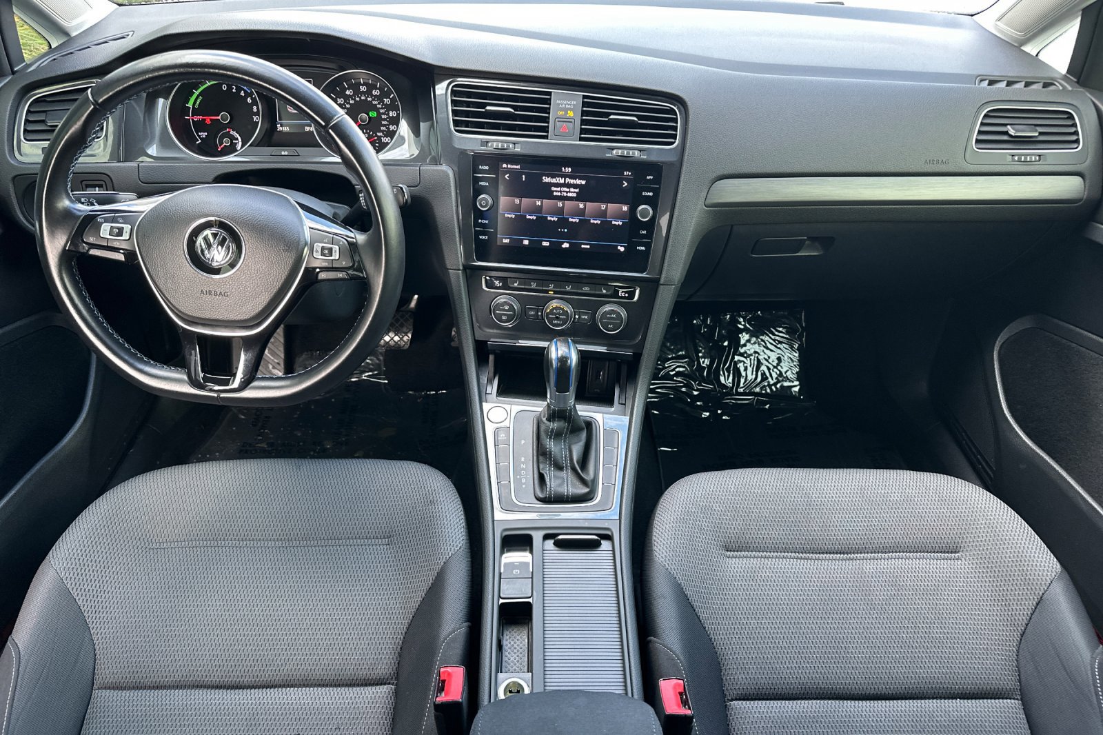 Used 2019 Volkswagen e-Golf SE w/ Driver Assistance Package image 13