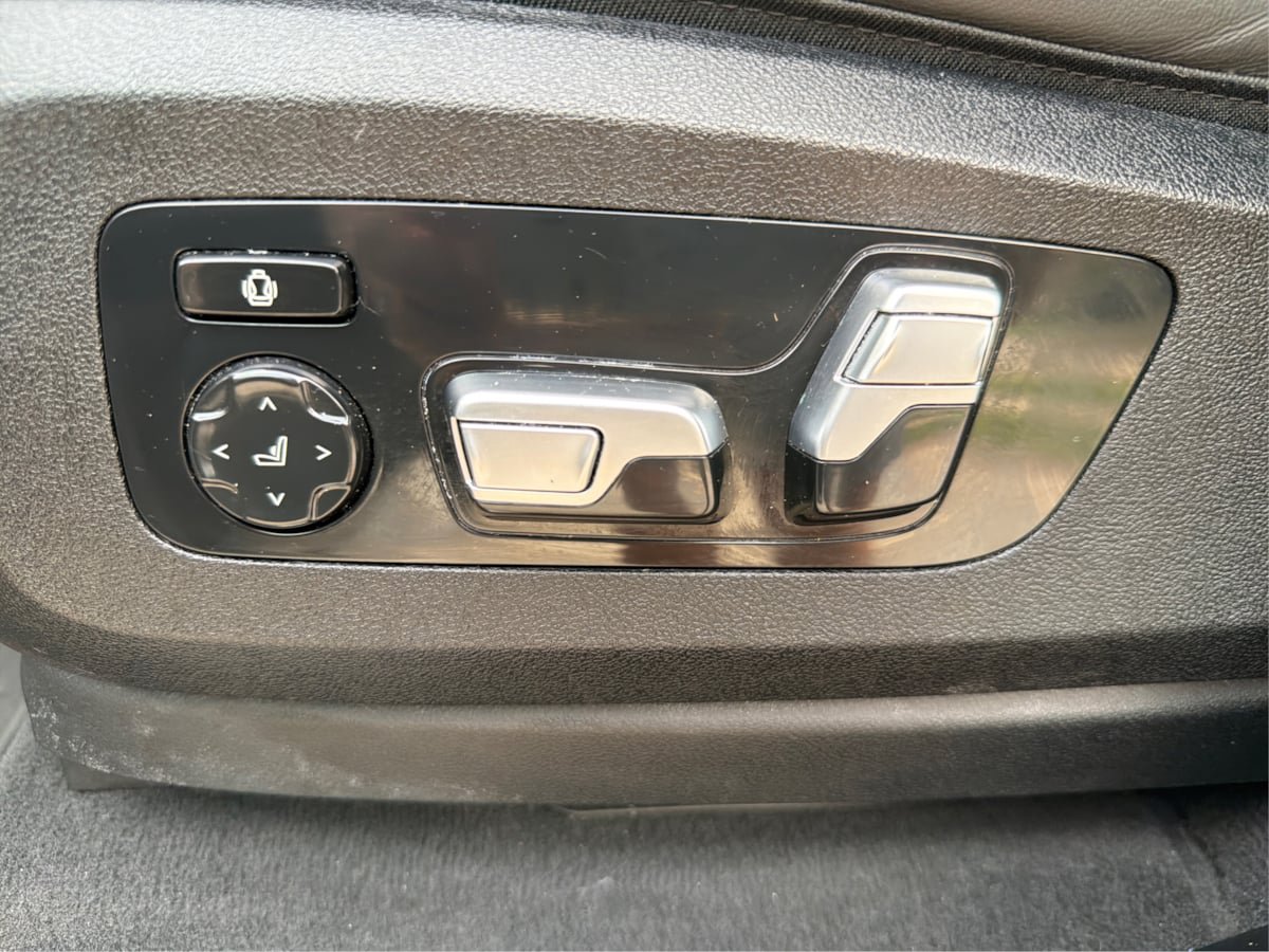 Used 2024 BMW X7 M60i w/ Executive Package AWD/4WD image 44