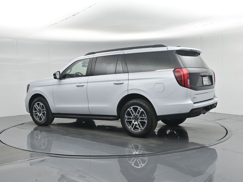 Used 2025 Ford Expedition Active image 30