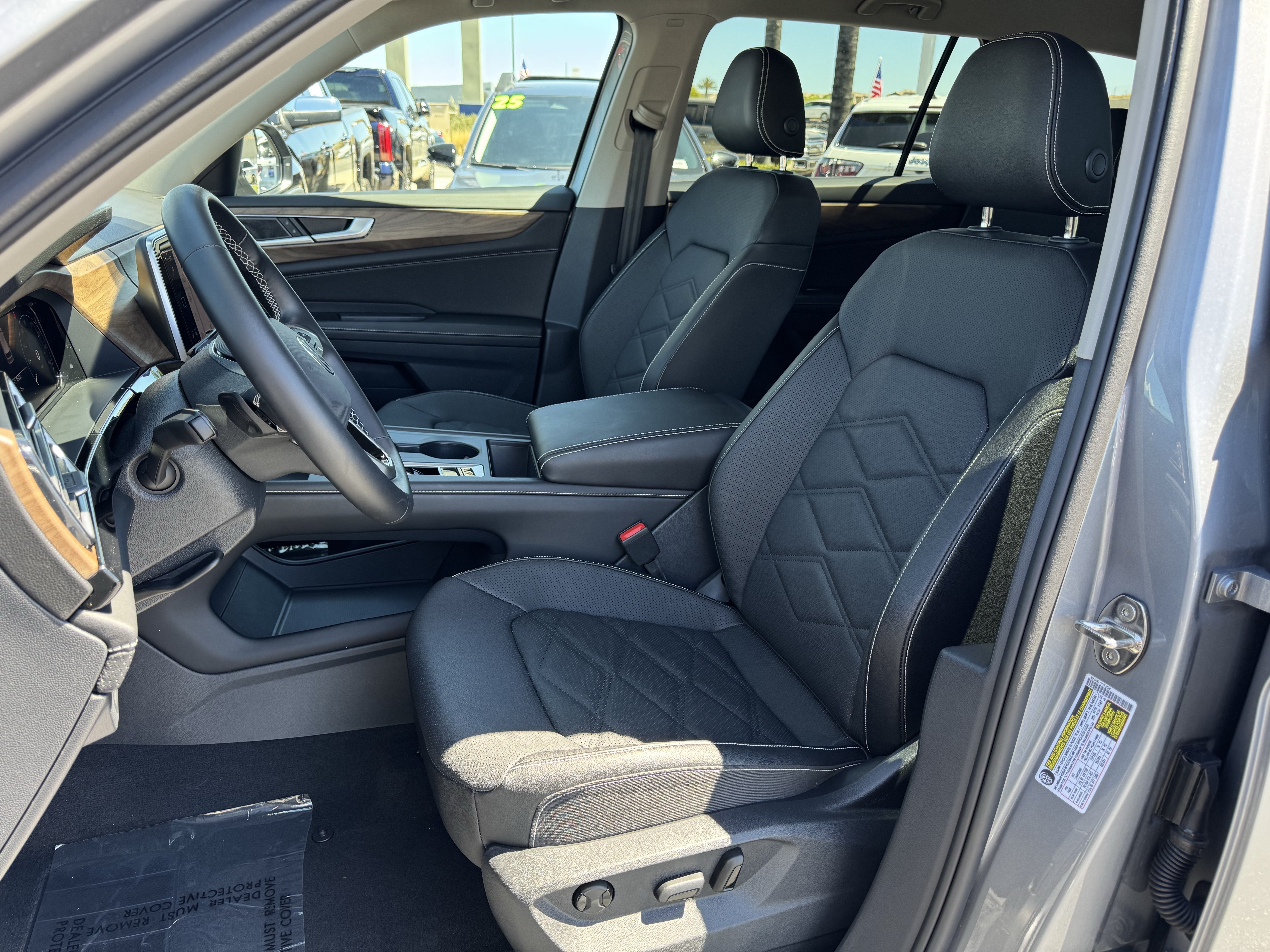Used 2026 Volkswagen Atlas SE FWD image 15
