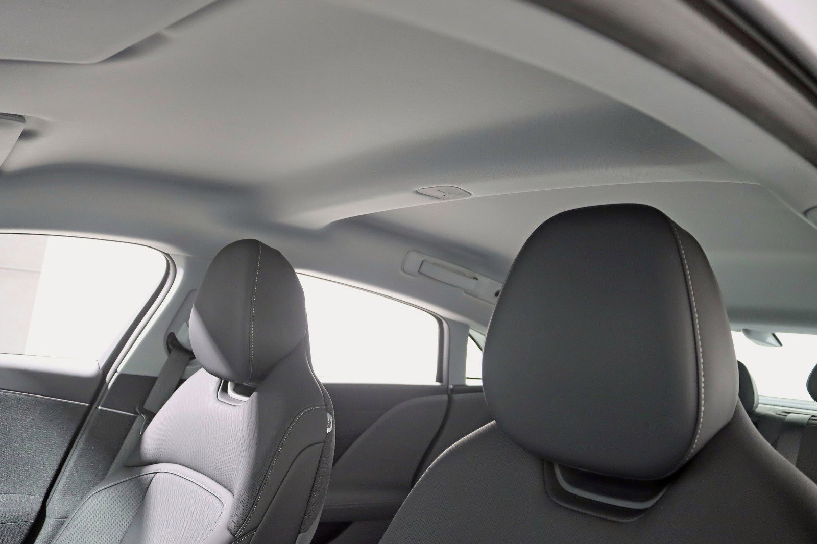 Used 2025 Lucid Air Pure image 34