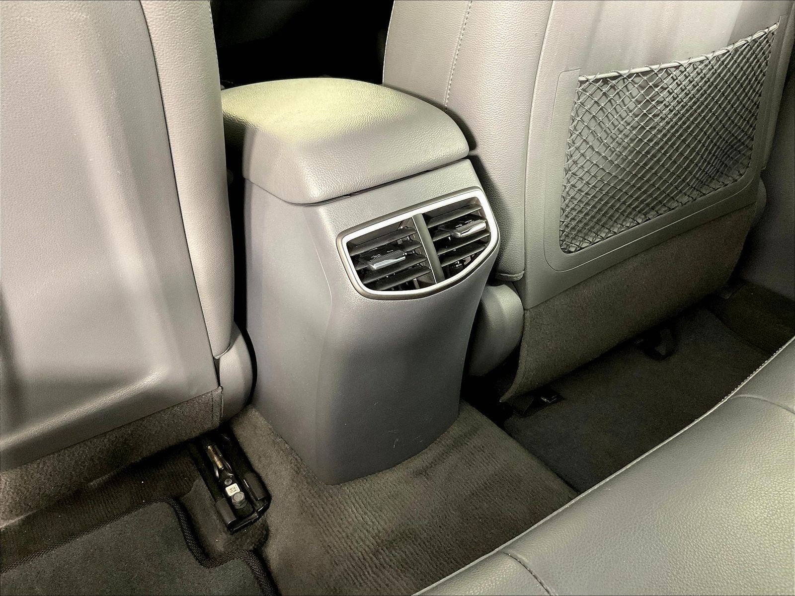 Used 2019 Hyundai Ioniq Limited FWD image 10