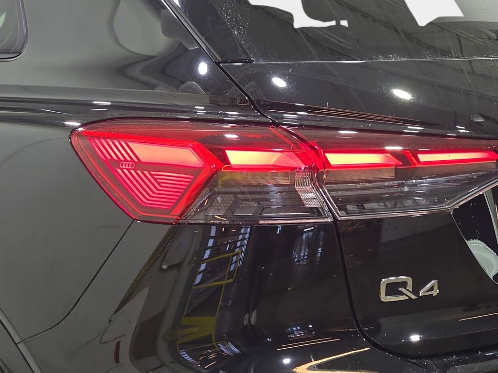Used 2024 Audi Q4 e-tron Premium w/ Convenience Package image 33