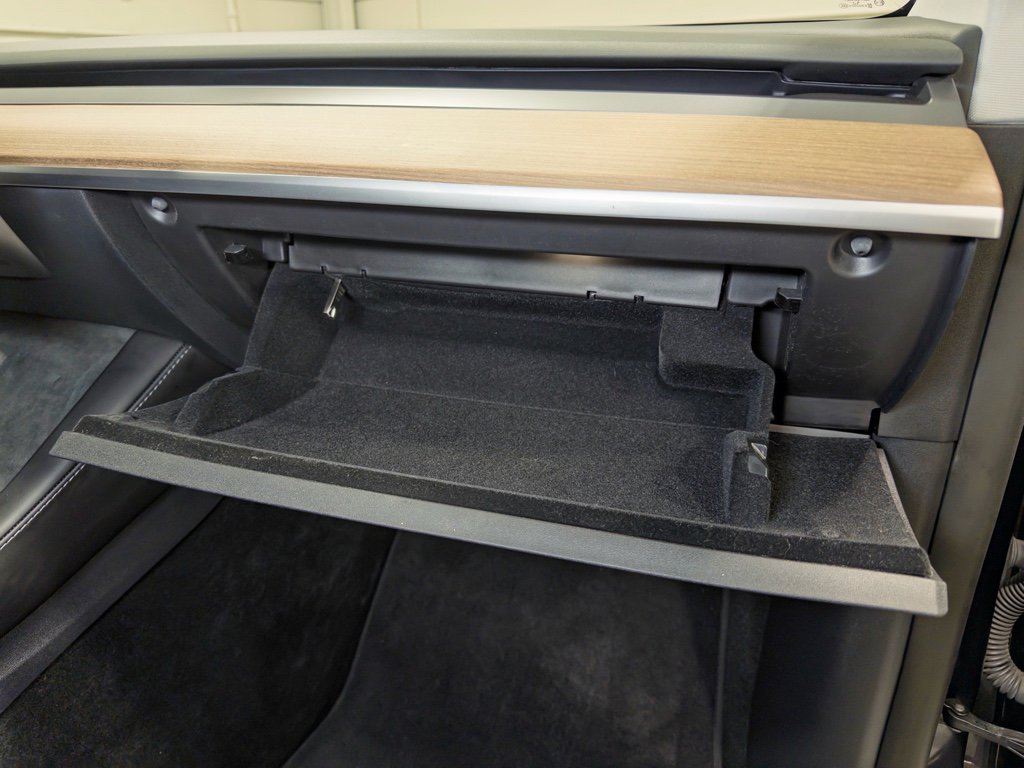 Used 2025 Tesla Model Y Long Range image 18