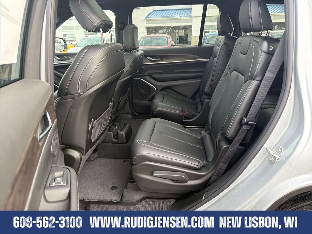 New 2026 Jeep Grand Cherokee L Limited w/ Limited Altitude Package AWD/4WD image 25