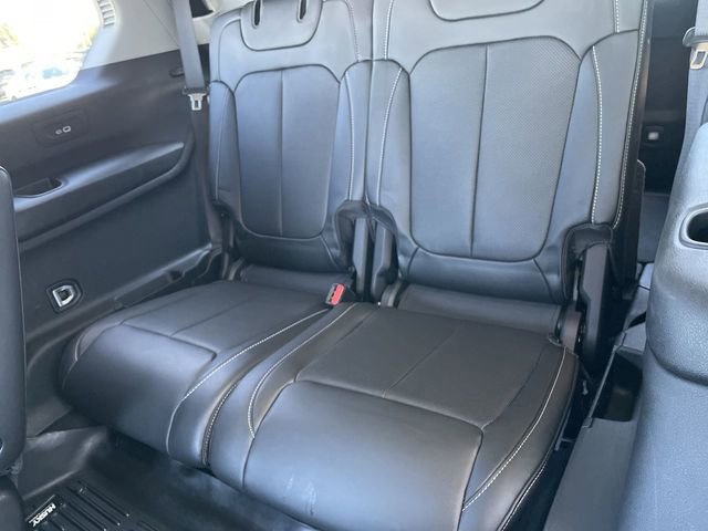 Used 2023 Jeep Grand Cherokee L Limited w/ Luxury Tech Group II image 23