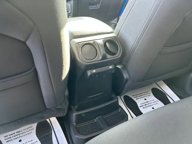 Used 2023 Jeep Wrangler Unlimited AWD/4WD image 15