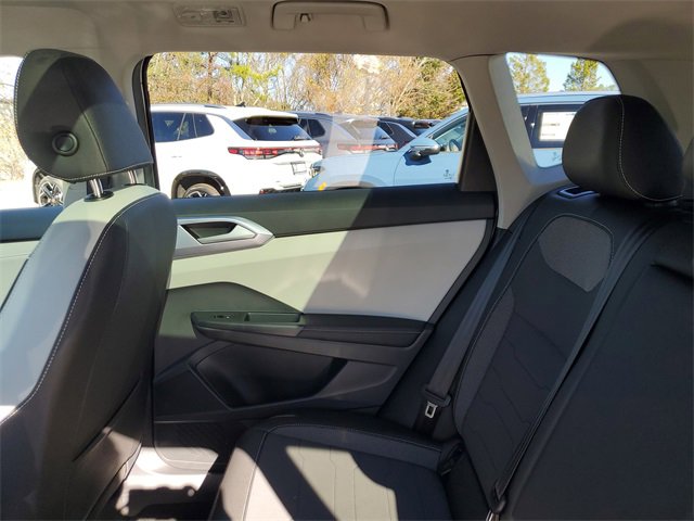New 2026 Volkswagen Taos SE image 10