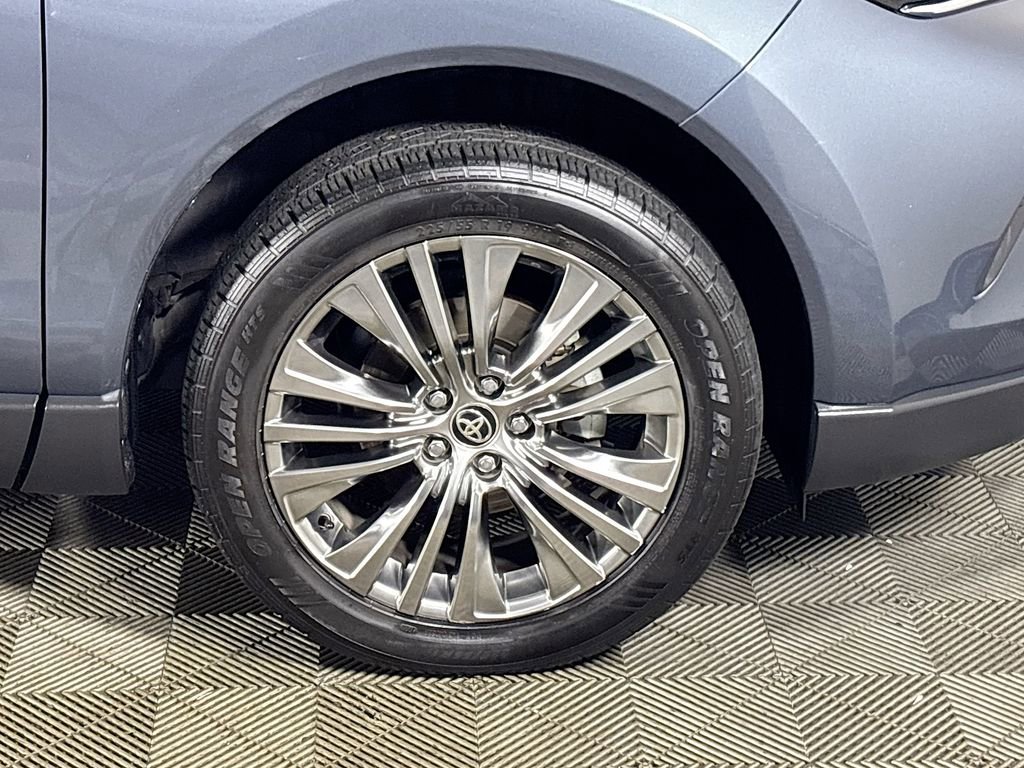 Used 2021 Toyota Venza XLE w/ Softex Package image 23