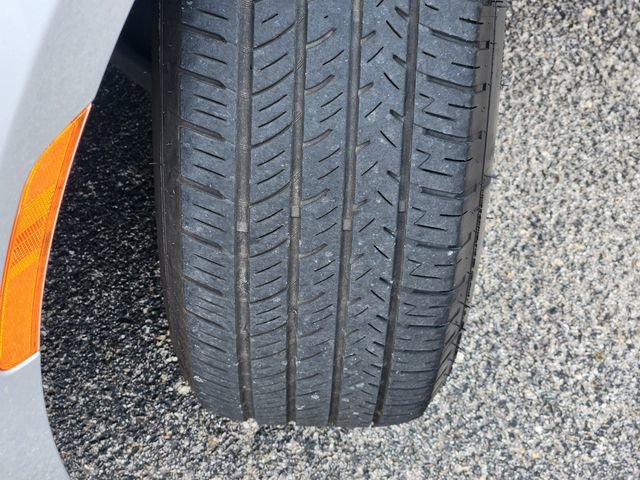 Used 2023 Chrysler Pacifica Touring-L FWD image 9