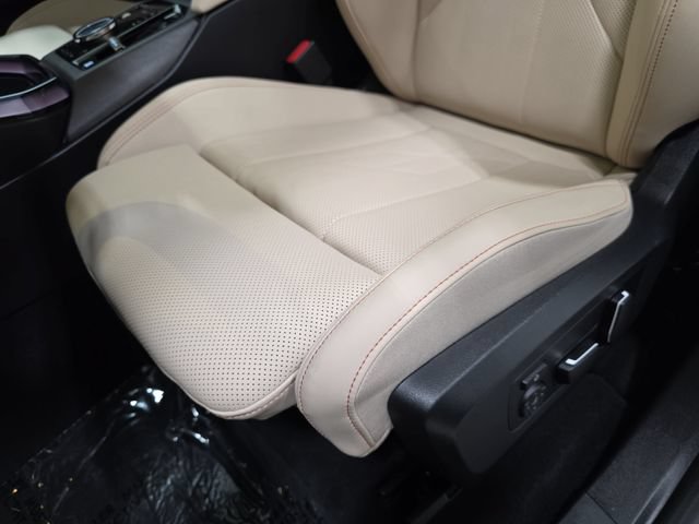 Certified 2025 BMW X3 xDrive30i w/ Convenience Package AWD/4WD image 24