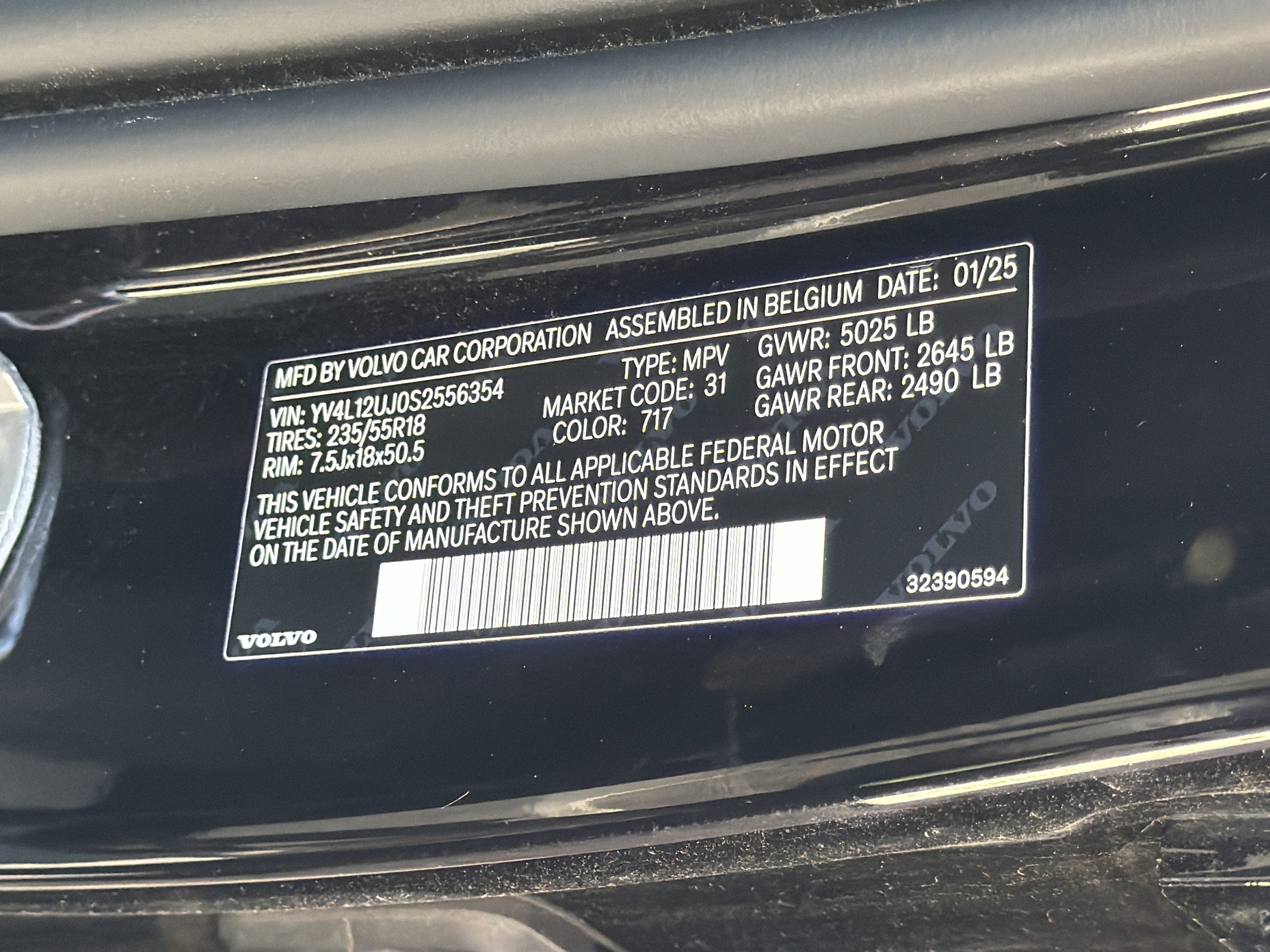 Certified 2025 Volvo XC40 B5 Core image 37