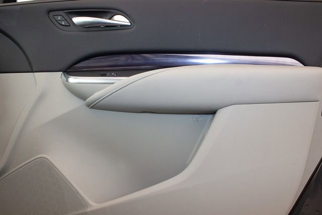 Used 2023 Cadillac XT4 Luxury w/ Cold Weather Package image 11