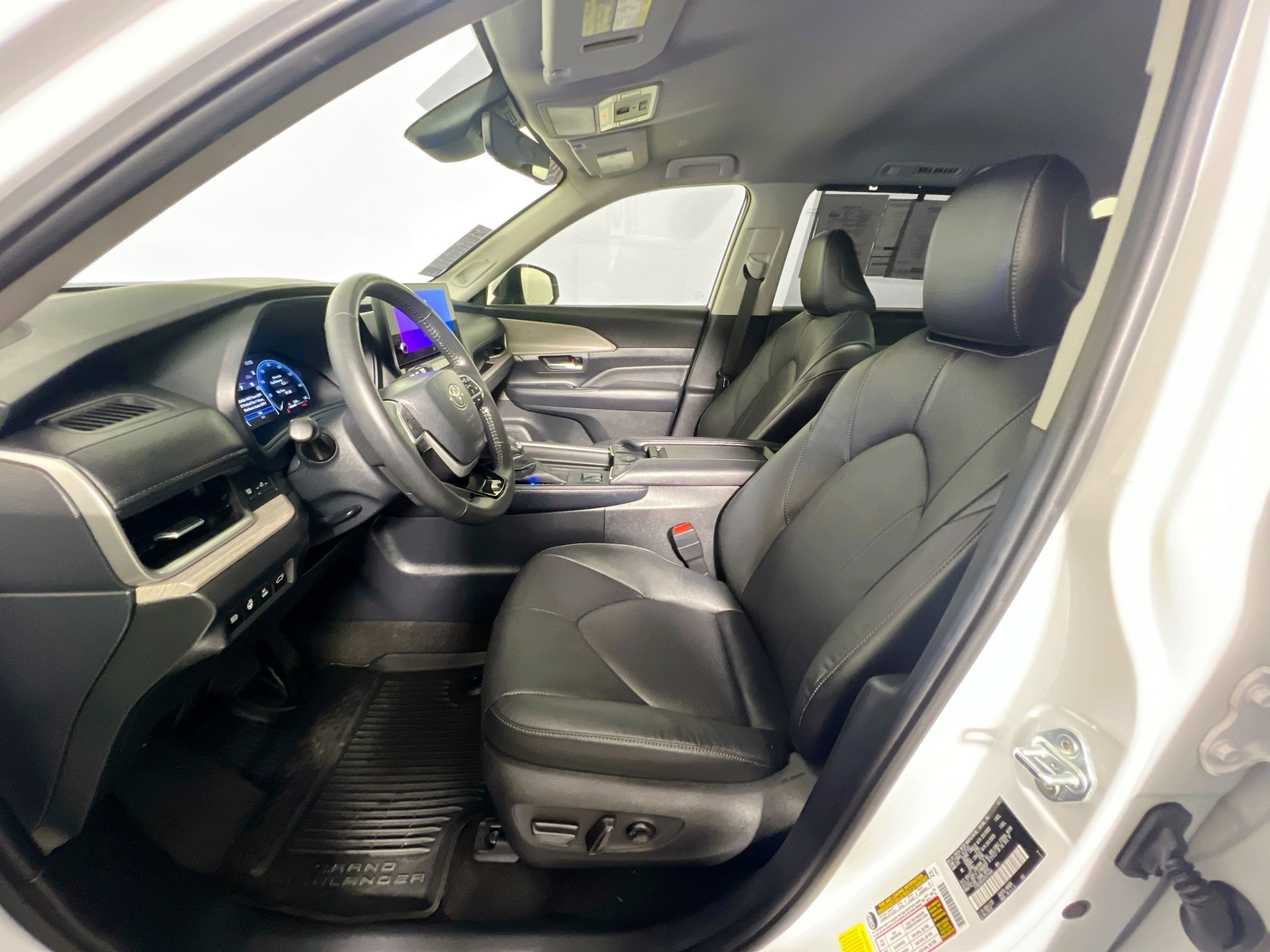 Used 2024 Toyota Grand Highlander Limited image 14