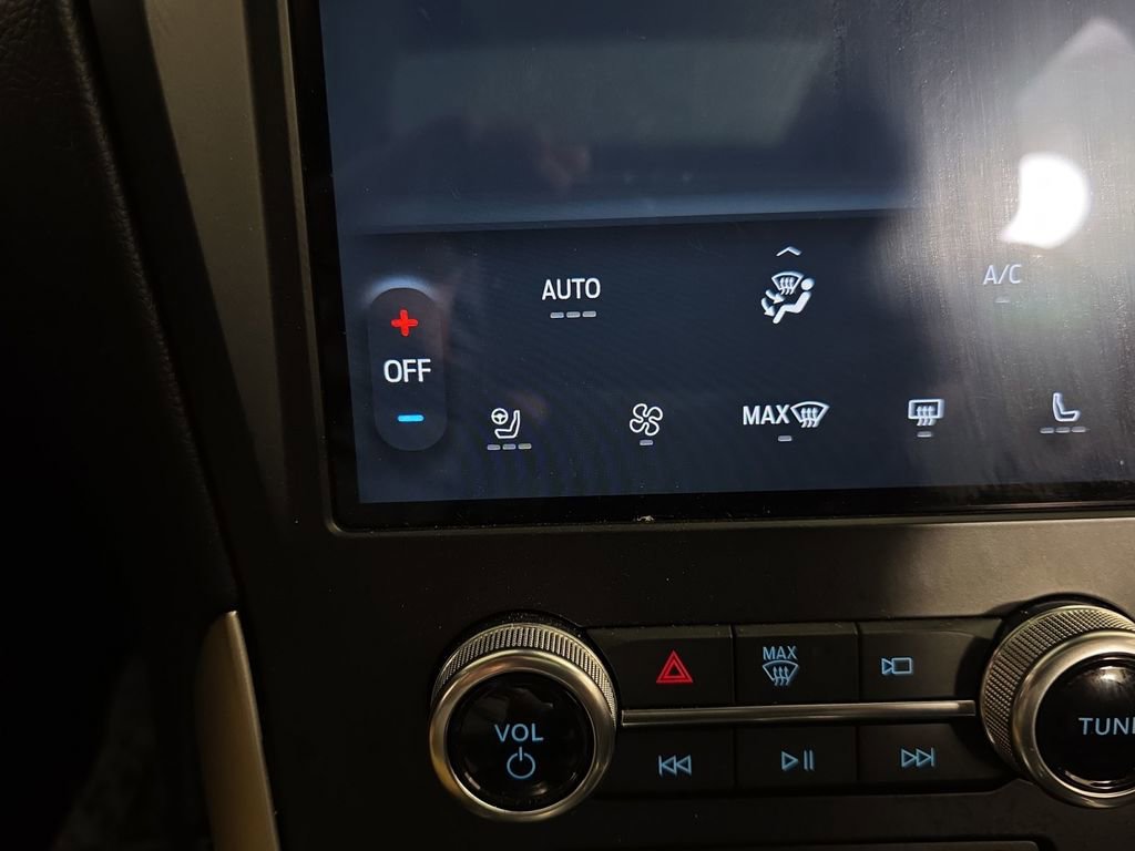 Used 2024 Ford Edge ST-Line w/ Class II Trailer Tow Package image 15