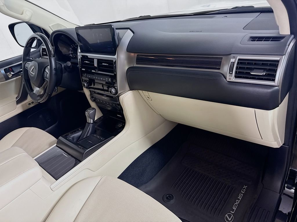 Used 2023 Lexus GX 460 Premium w/ Accessory Package AWD/4WD image 28