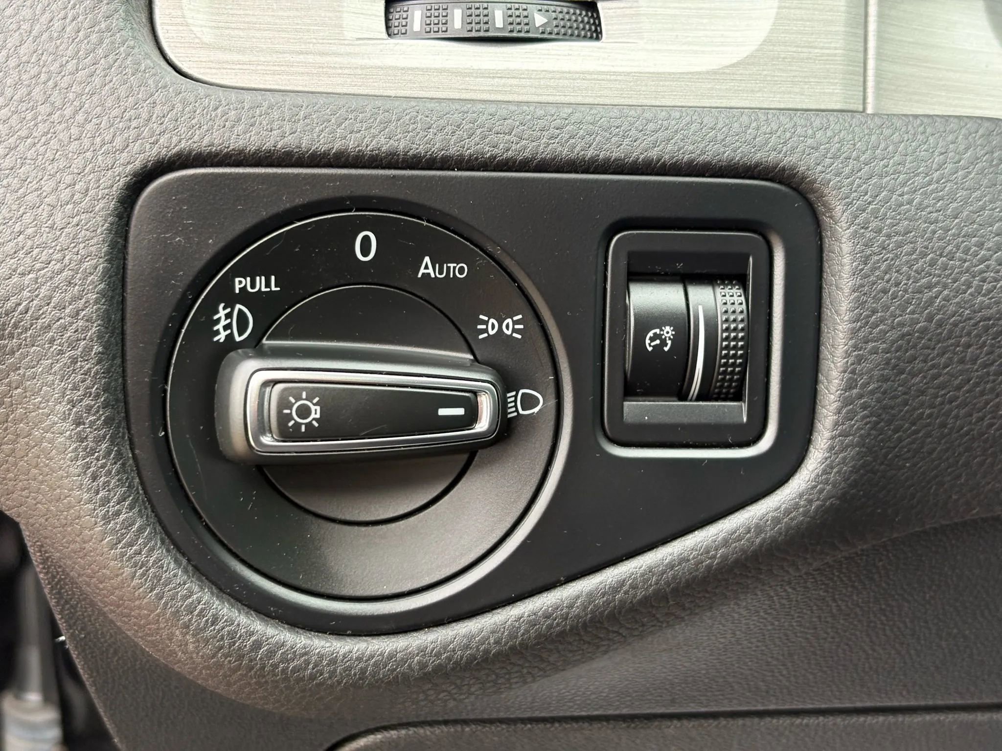 Used 2015 Volkswagen Golf TDI SE image 13