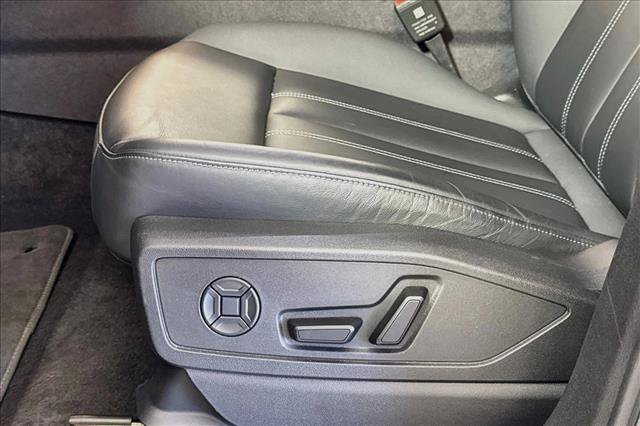 Used 2025 Audi Q5 Premium AWD/4WD image 16