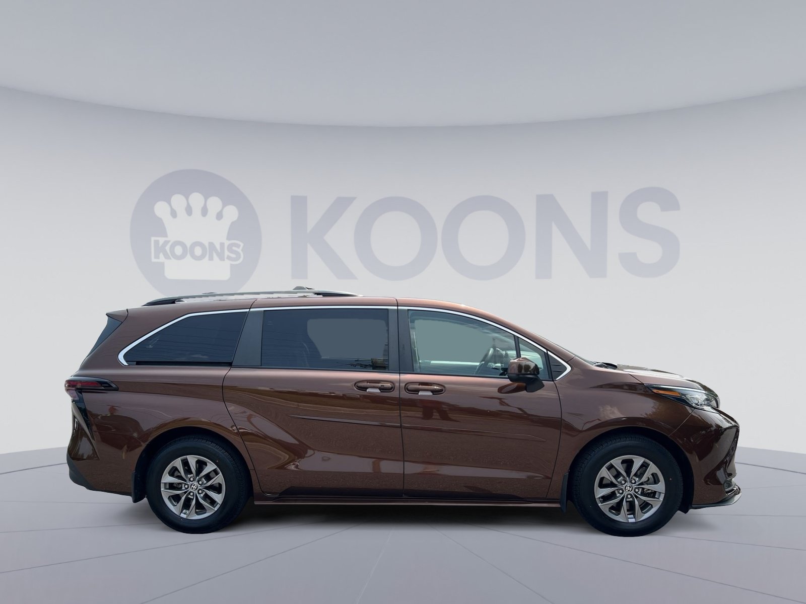Used 2023 Toyota Sienna LE AWD/4WD image 8