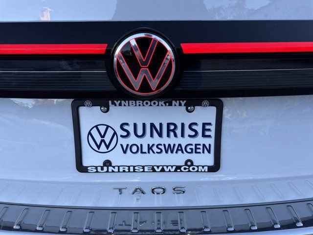 Used 2025 Volkswagen Taos S AWD/4WD image 34