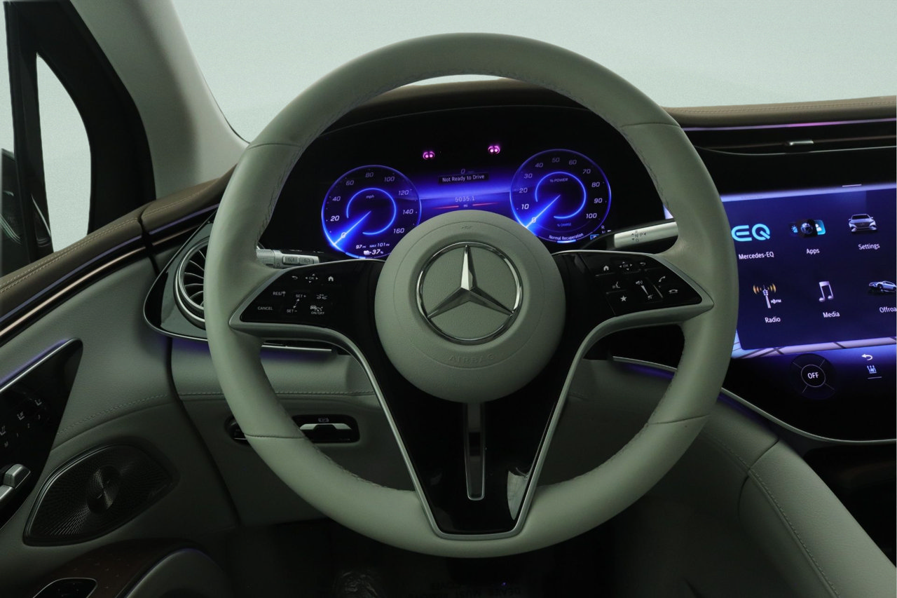 Used 2023 Mercedes-Benz EQS 580 4MATIC SUV image 8