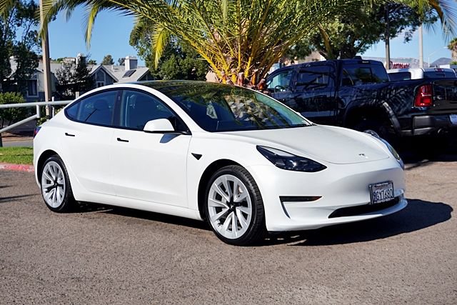 Used 2023 Tesla Model 3 Standard Range RWD image 2