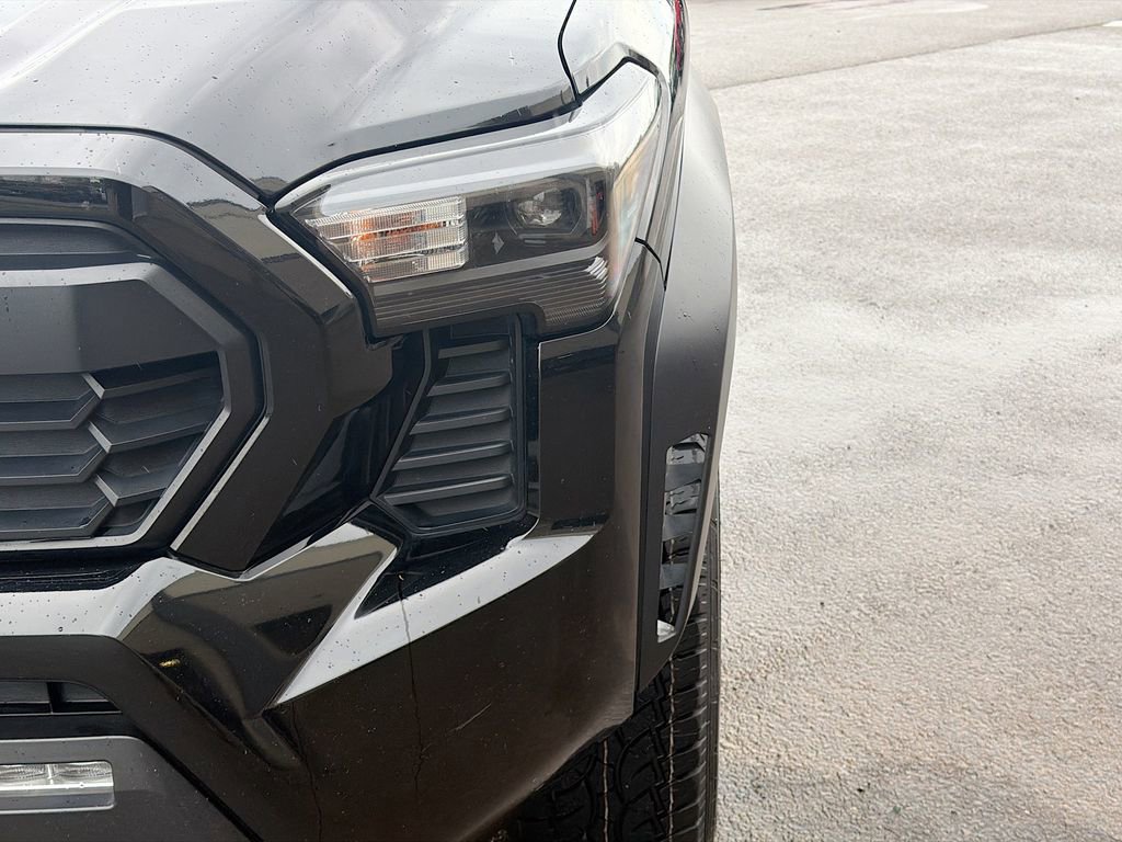 Used 2024 Toyota Tacoma TRD Off-Road image 10