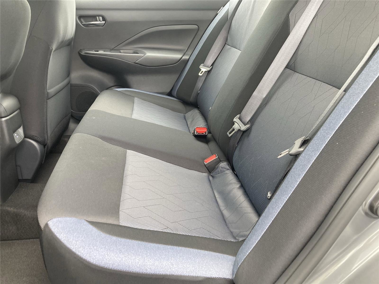 New 2025 Nissan Versa SV image 33