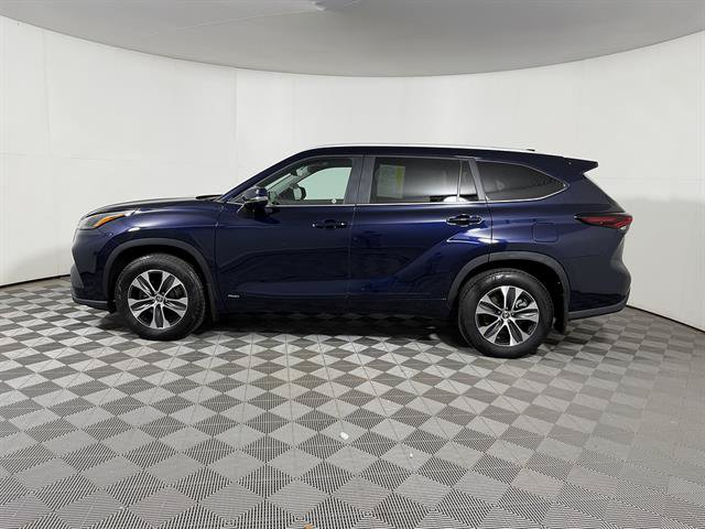 Certified 2026 Toyota Highlander XLE AWD/4WD image 4