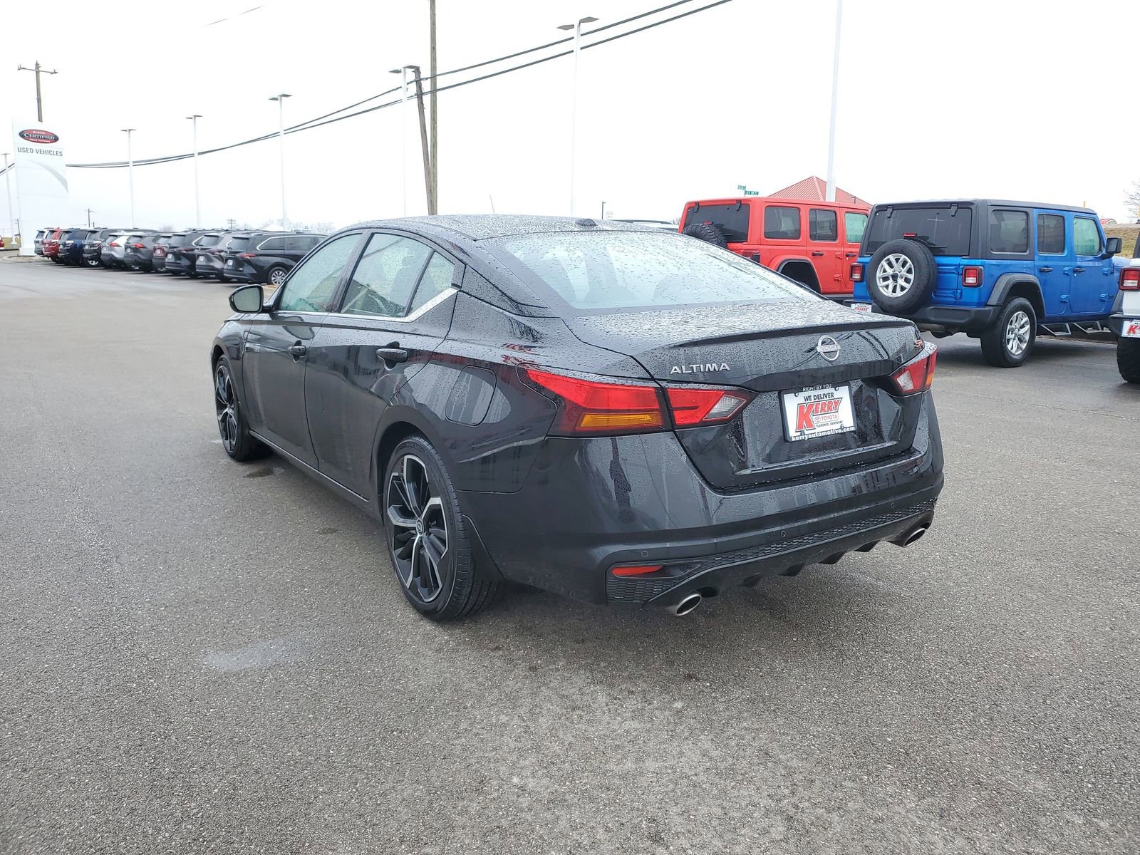 Used 2025 Nissan Altima 2.5 SR w/ SR Premium Package image 3