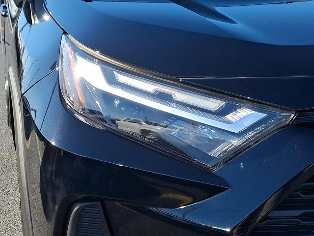 Used 2022 Toyota RAV4 XLE image 9