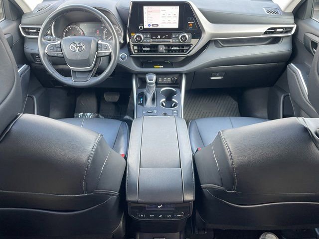 Used 2023 Toyota Highlander XLE image 15