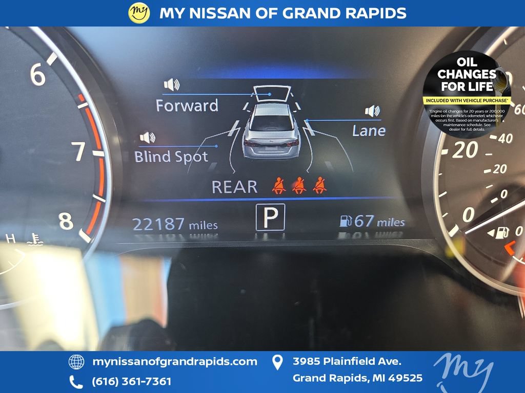 Used 2025 Nissan Altima 2.5 SV FWD image 18